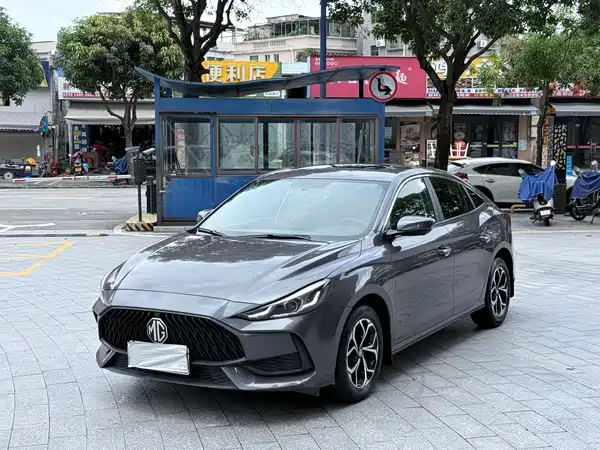 MG MG5 2021