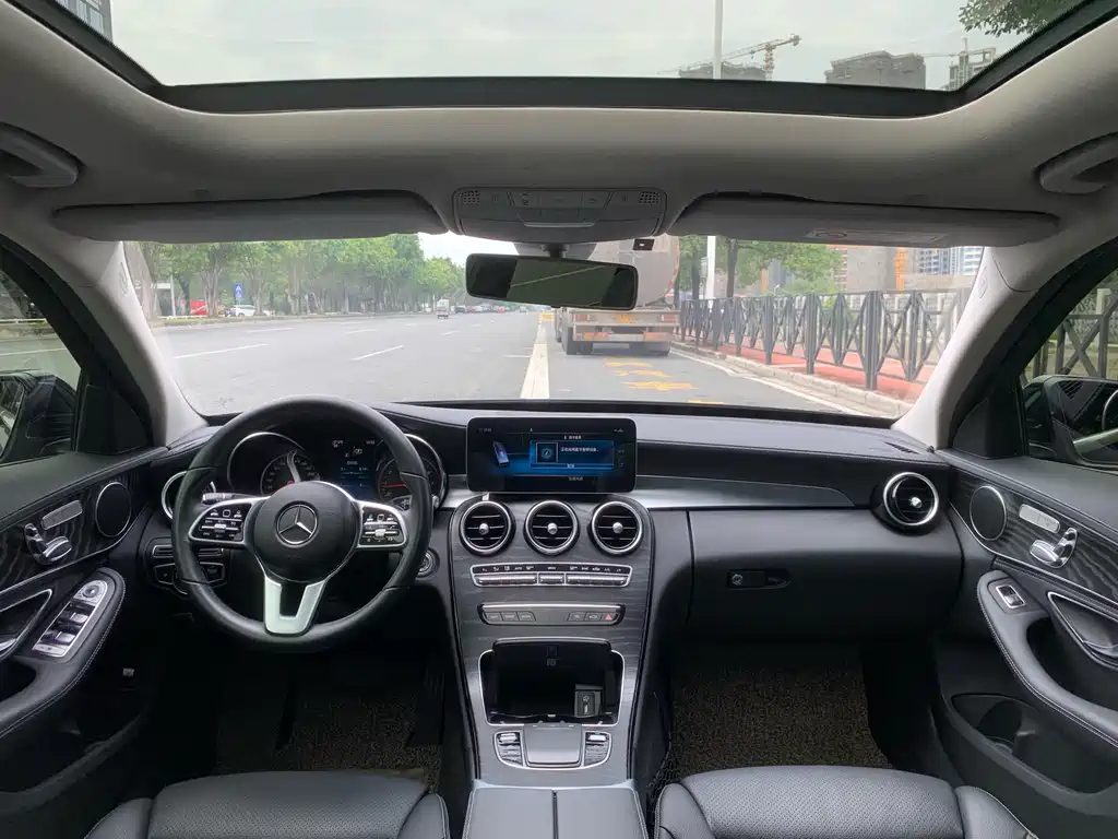 Mercedes-Benz C-Class 2019 — фото 34