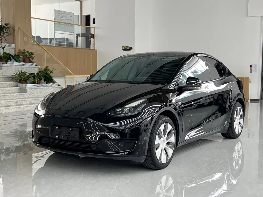 Tesla Model Y 2023 — фото 1