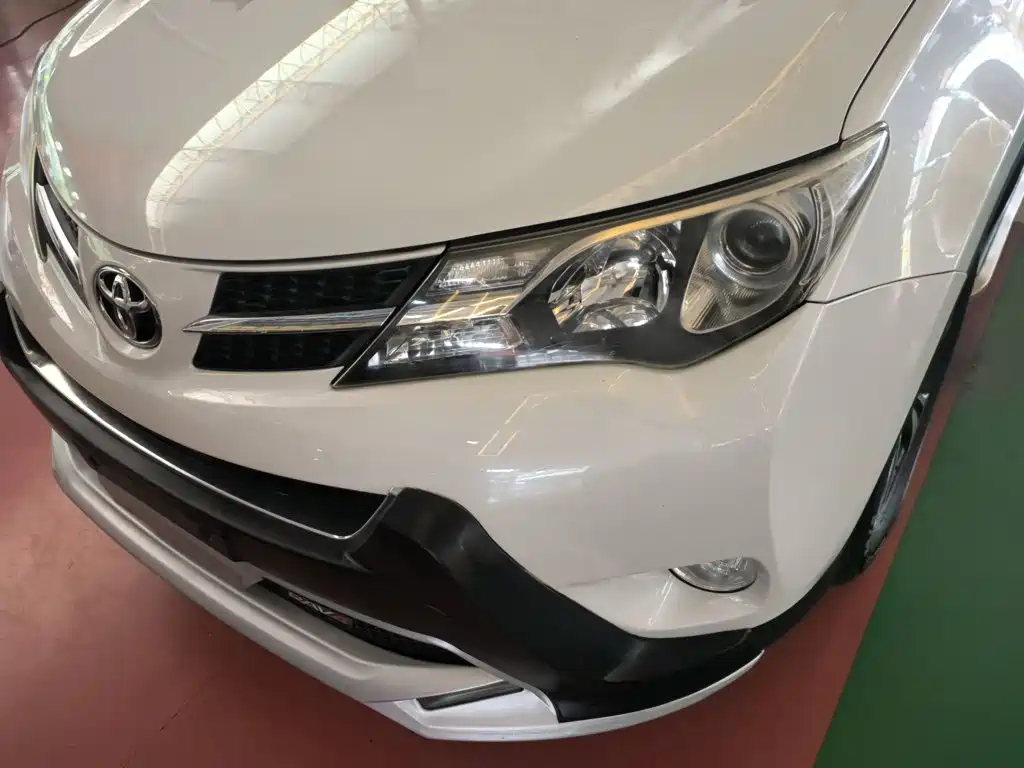 Toyota RAV4 2015 — фото 18