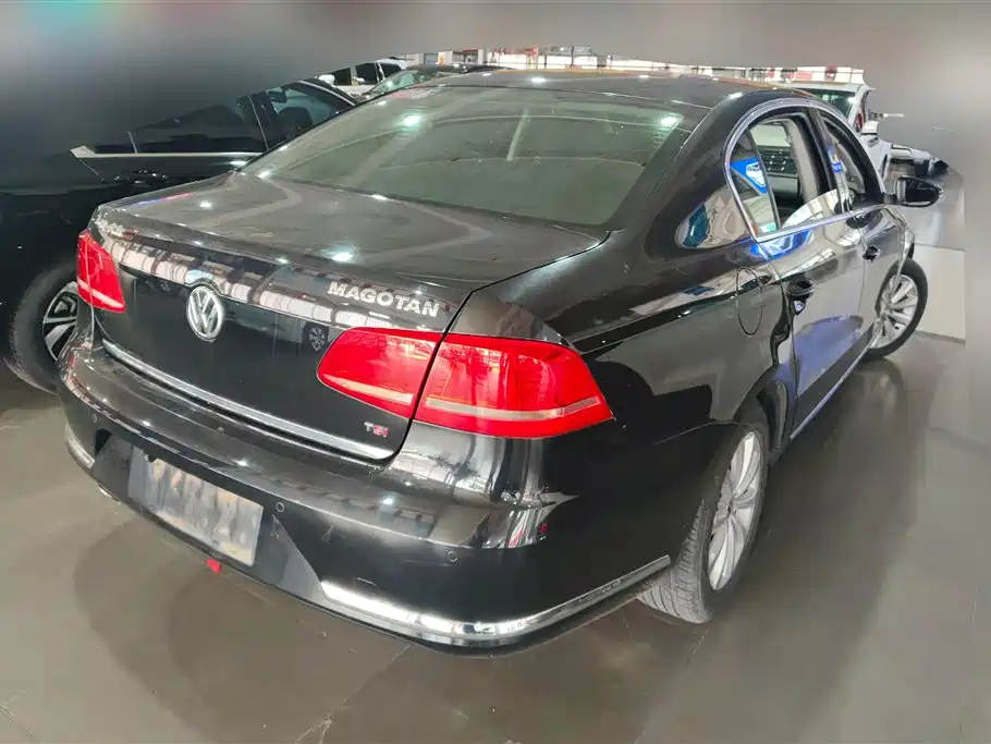 Volkswagen Magotan 2014