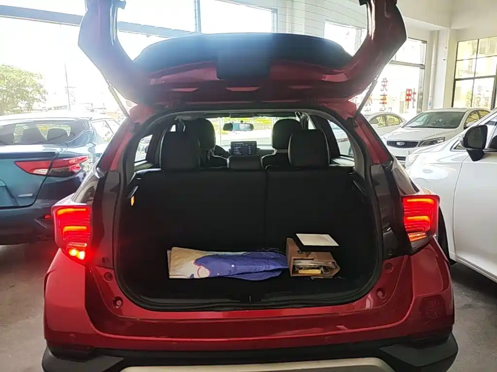 Toyota Yaris L 2021 — фото 19