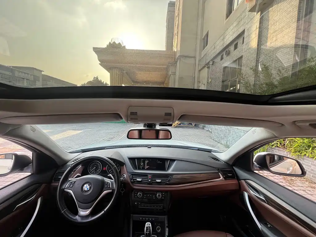 BMW X1 2015 — фото 15