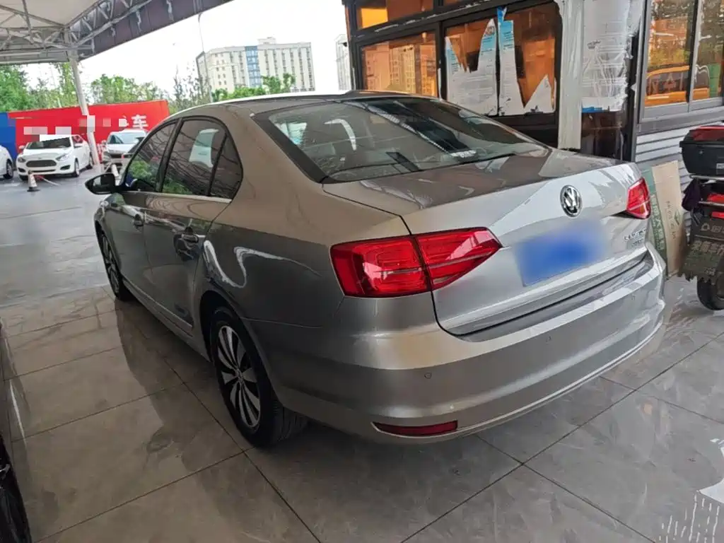 Volkswagen Sagitar 2017