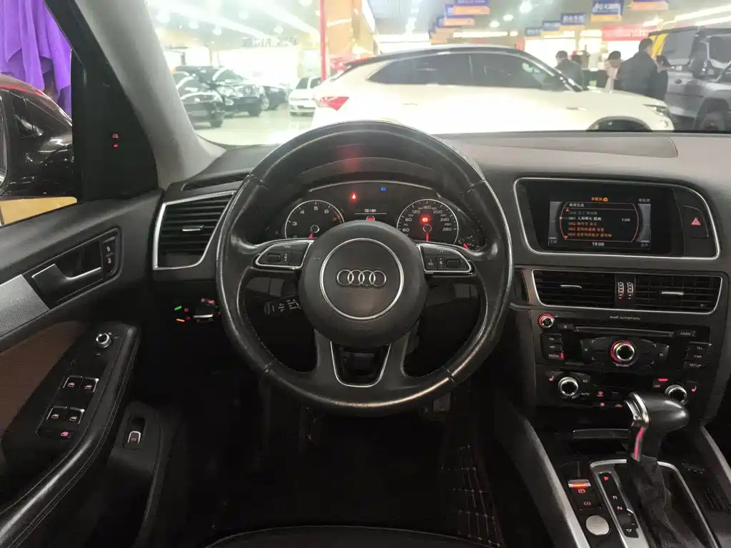 Audi Q5 2018 — фото 11