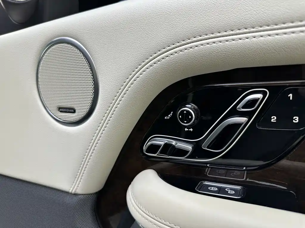Land Rover Range Rover 2020 — фото 19