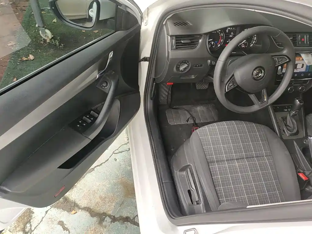 Skoda Octavia 2019 — фото 16