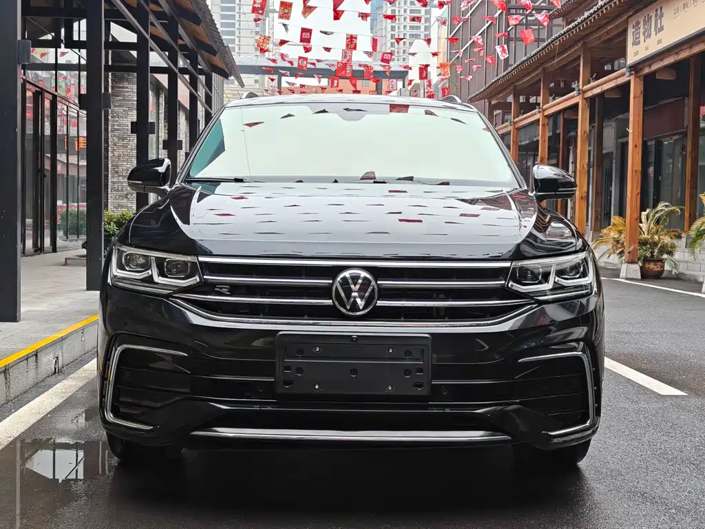 Volkswagen Tiguan L 2023 — фото 2