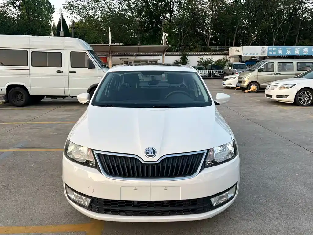Skoda Rapid 2014 — фото 2