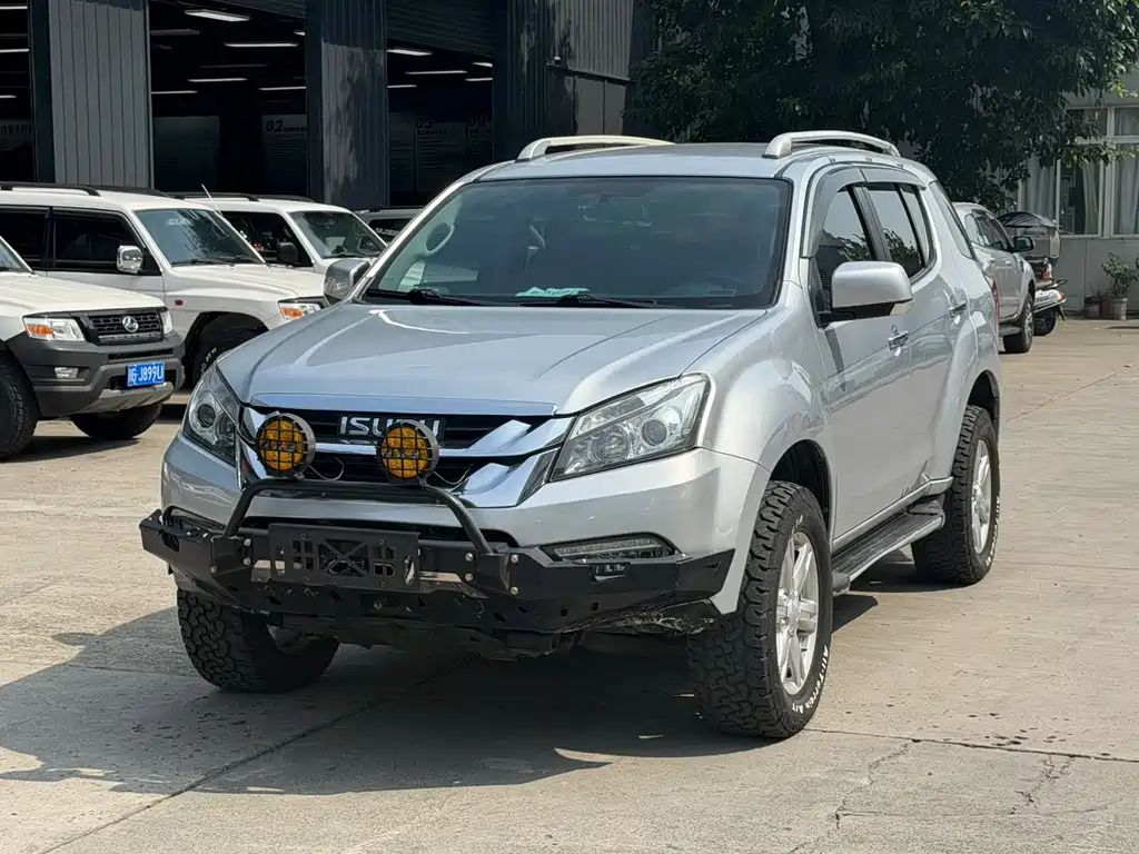 Isuzu Mu-X Shepherd 2017 — фото 1