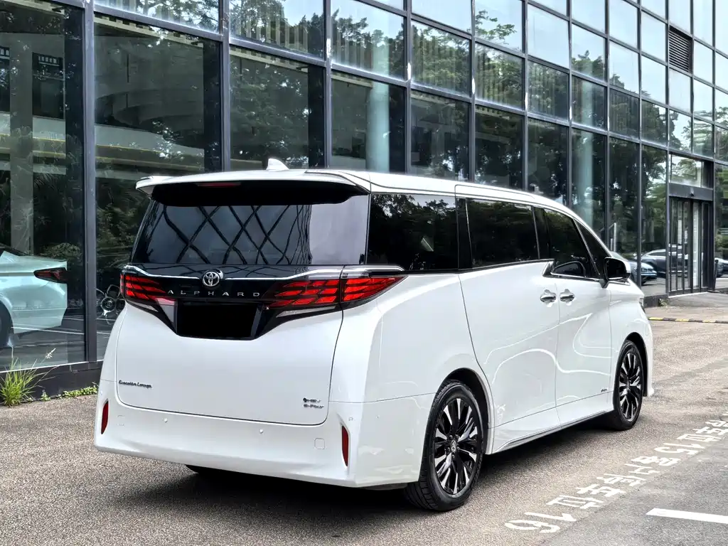 Toyota Alphard 2024 — фото 22