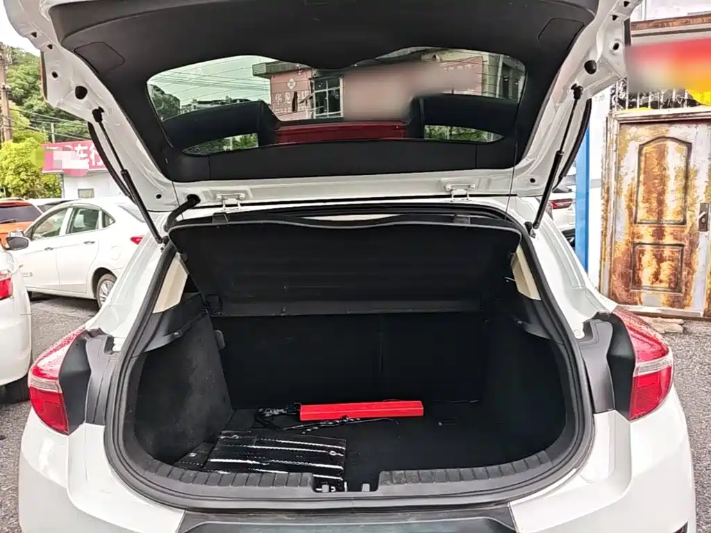Geely Emgrand GS 2018 — фото 19