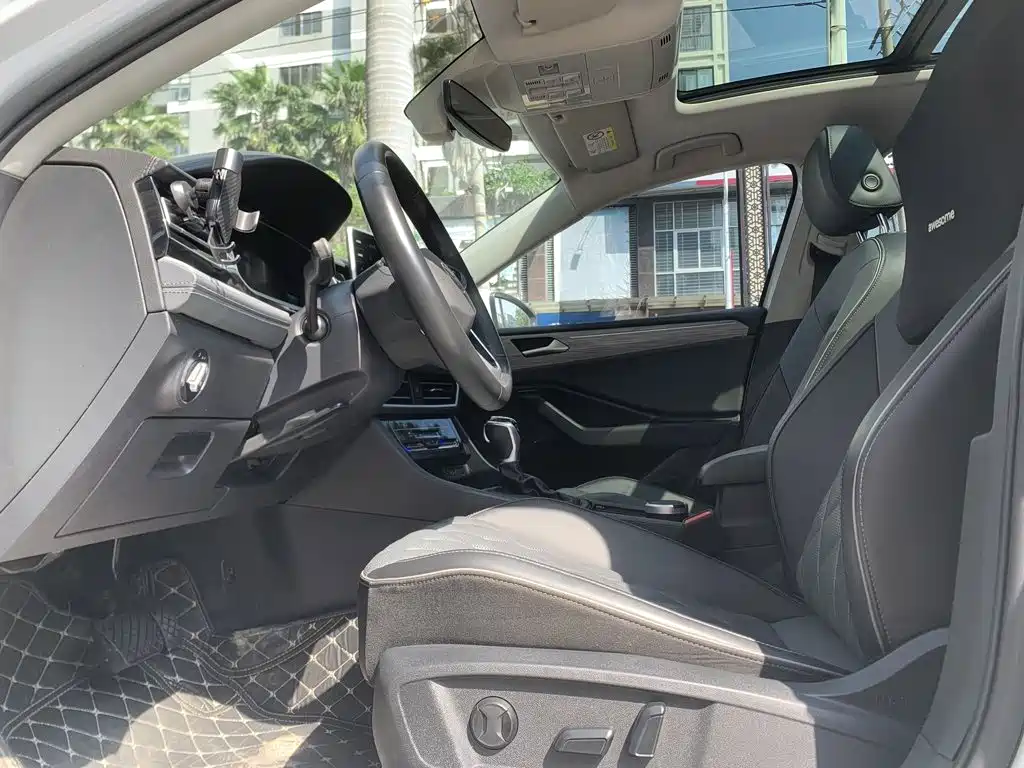 Volkswagen Sagitar 2022