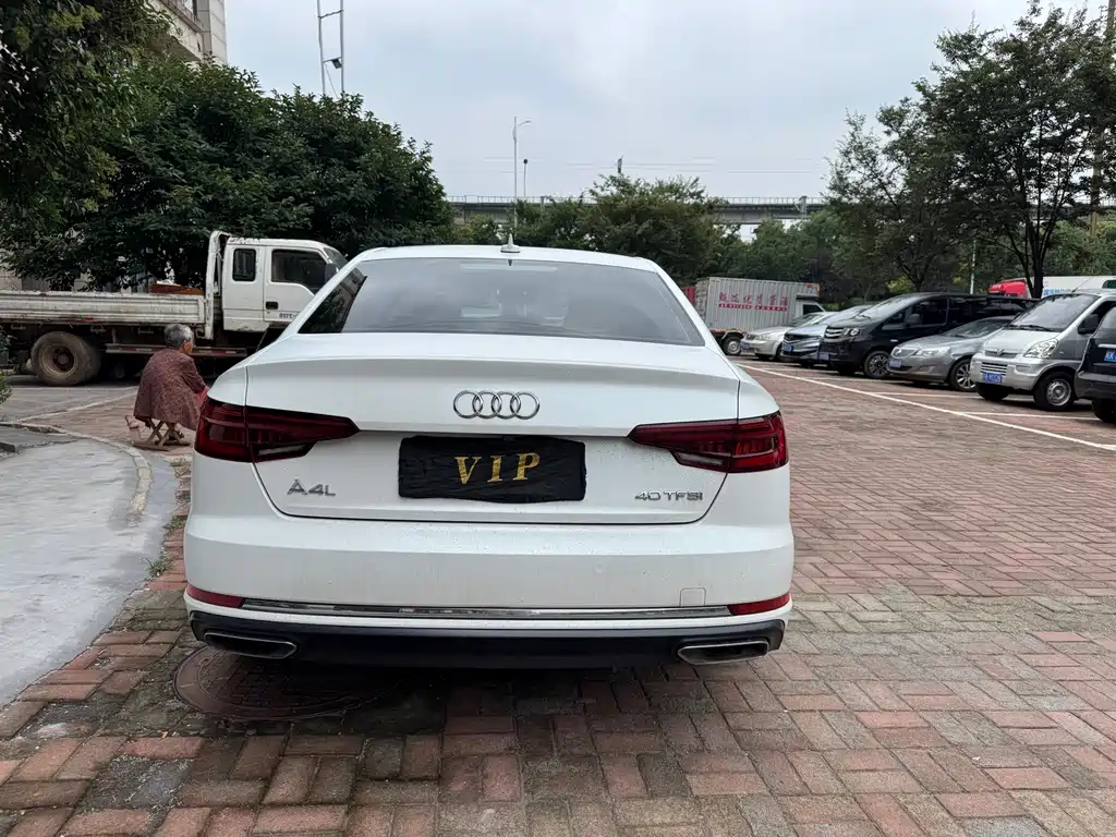 Audi A4L 2019