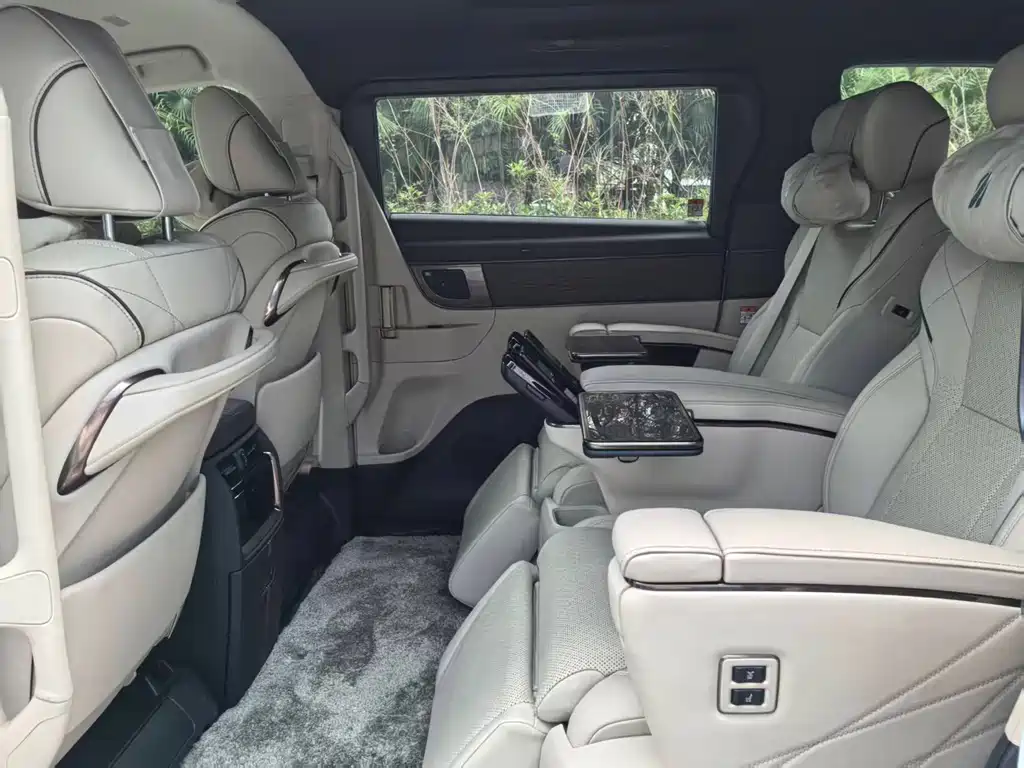 Toyota Alphard 2024 — фото 12