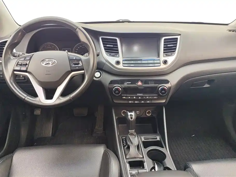 Hyundai Tucson 2016 — фото 12