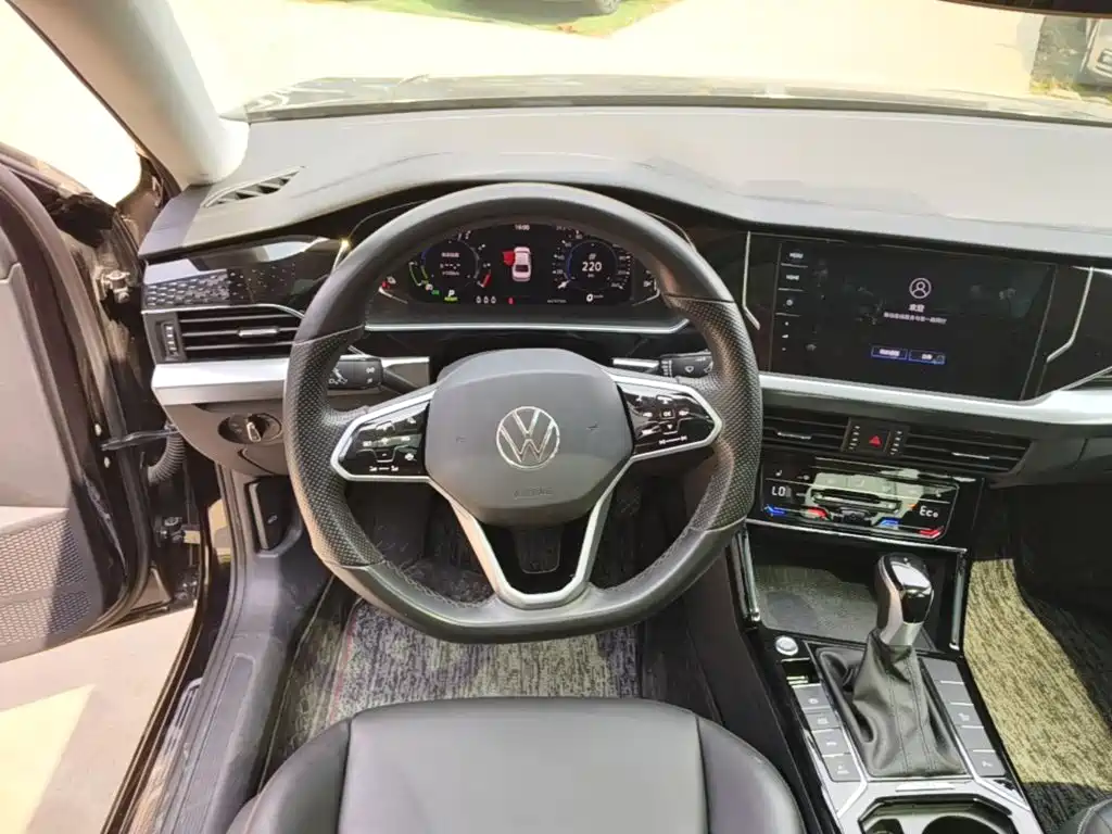 Volkswagen Passat Plug-In Hybrid 2022 — фото 11