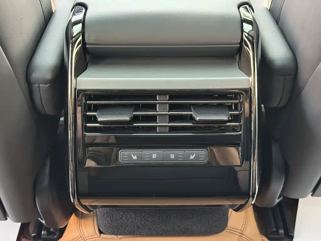 Land Rover Sport 2023 — фото 16