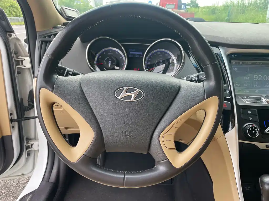Hyundai Sonata 2014 — фото 19