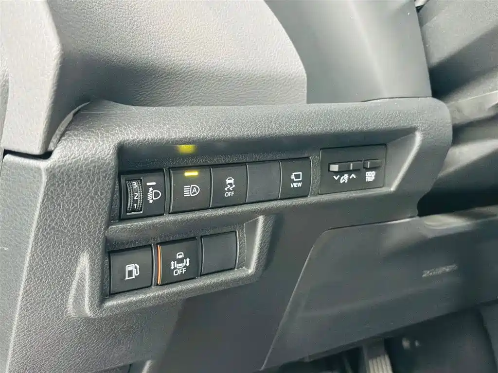 Toyota Sienna 2023 — фото 10