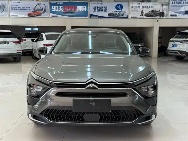 Citroën Versailles C5 X 2024