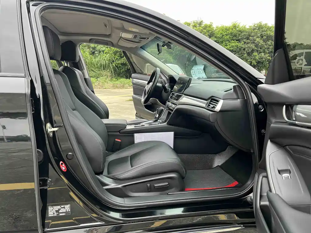 Honda Accord 2022 — фото 10
