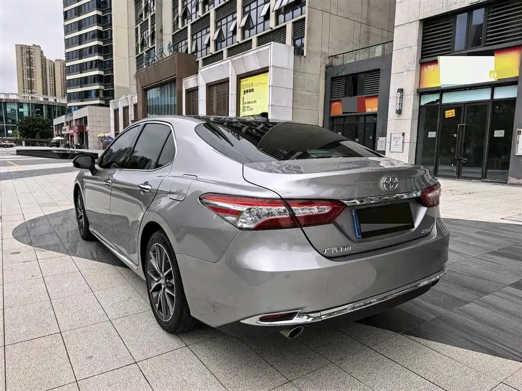 Toyota Camry 2023 — фото 9