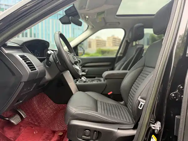Land Rover Discovery 2023