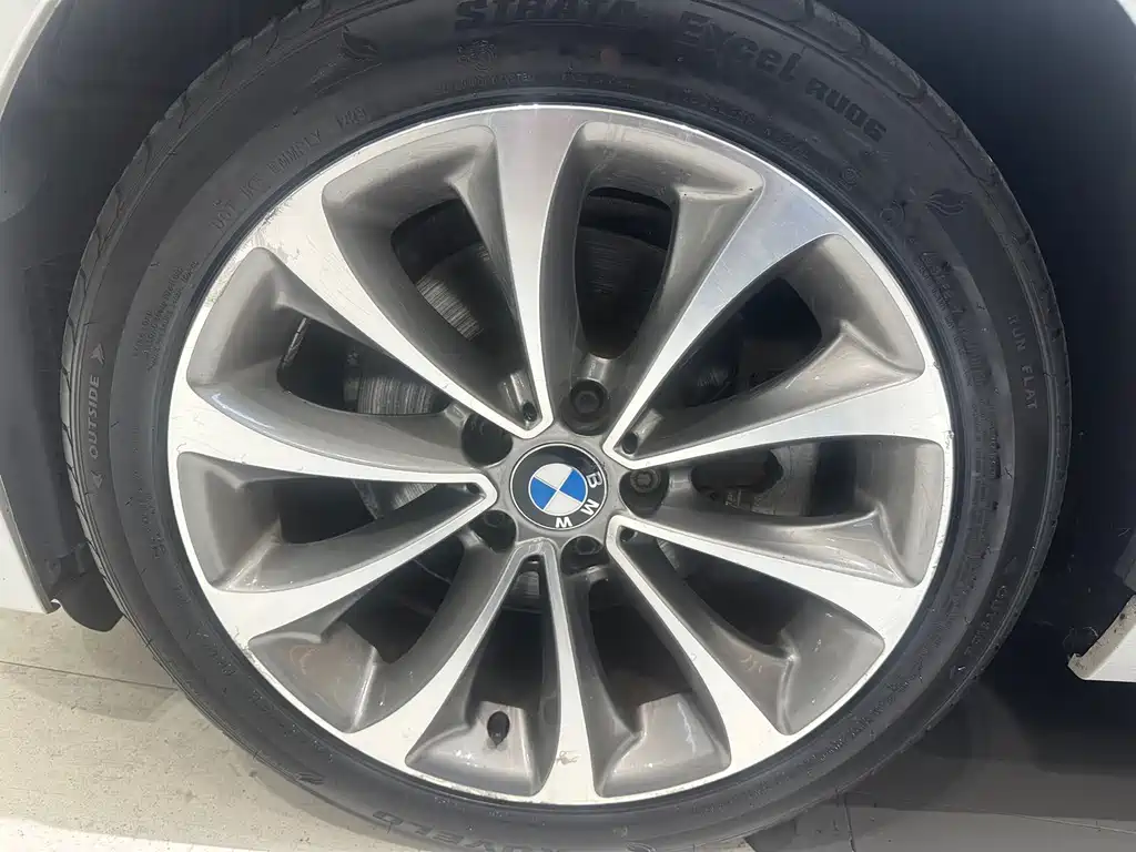 BMW 5 Series 2014 — фото 11