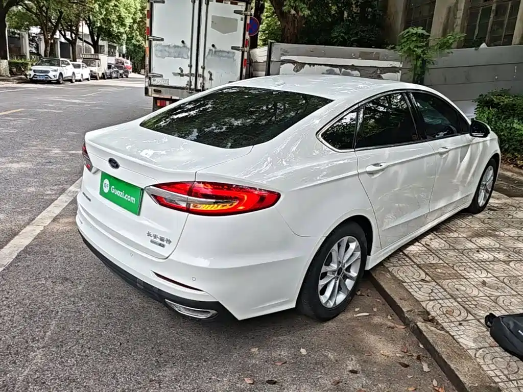 Ford Mondeo 2021 — фото 7