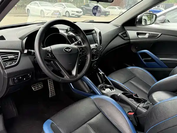 Hyundai Veloster 2012