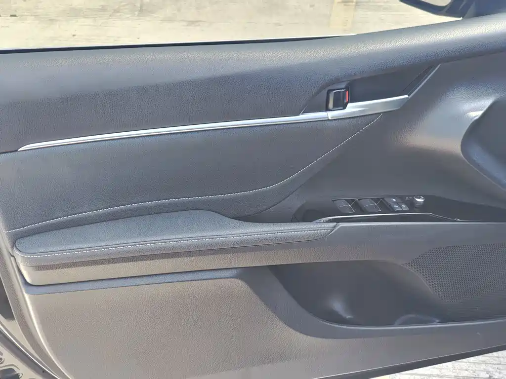 Toyota Camry 2022 — фото 14