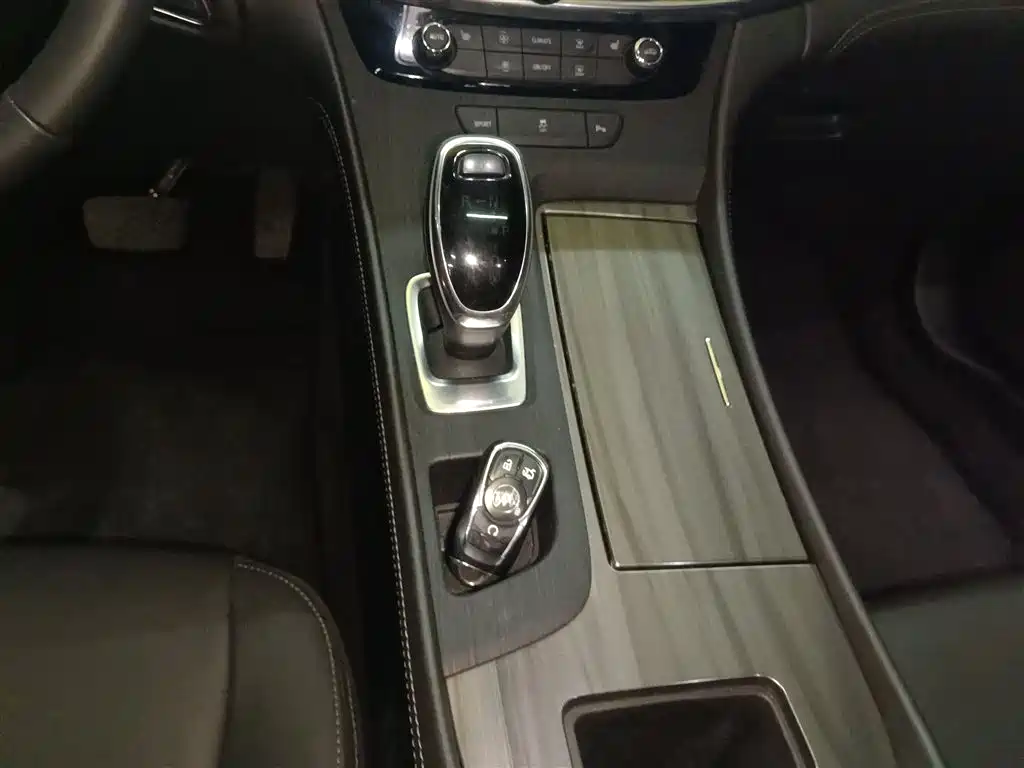 Buick LaCrosse 2020 — фото 14