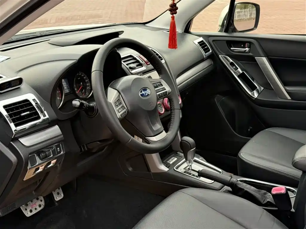 Subaru Forester 2015 — фото 16