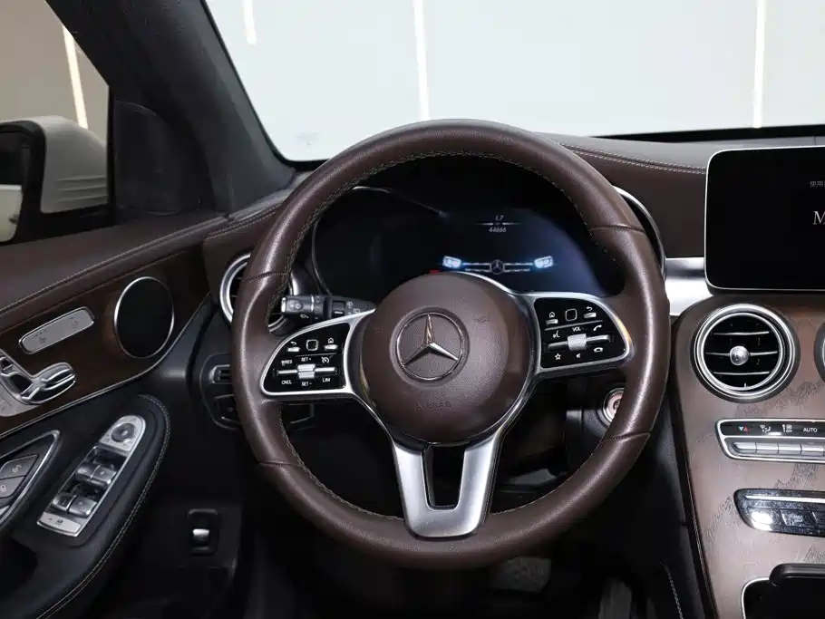 Mercedes-Benz GLC 2021 — фото 25