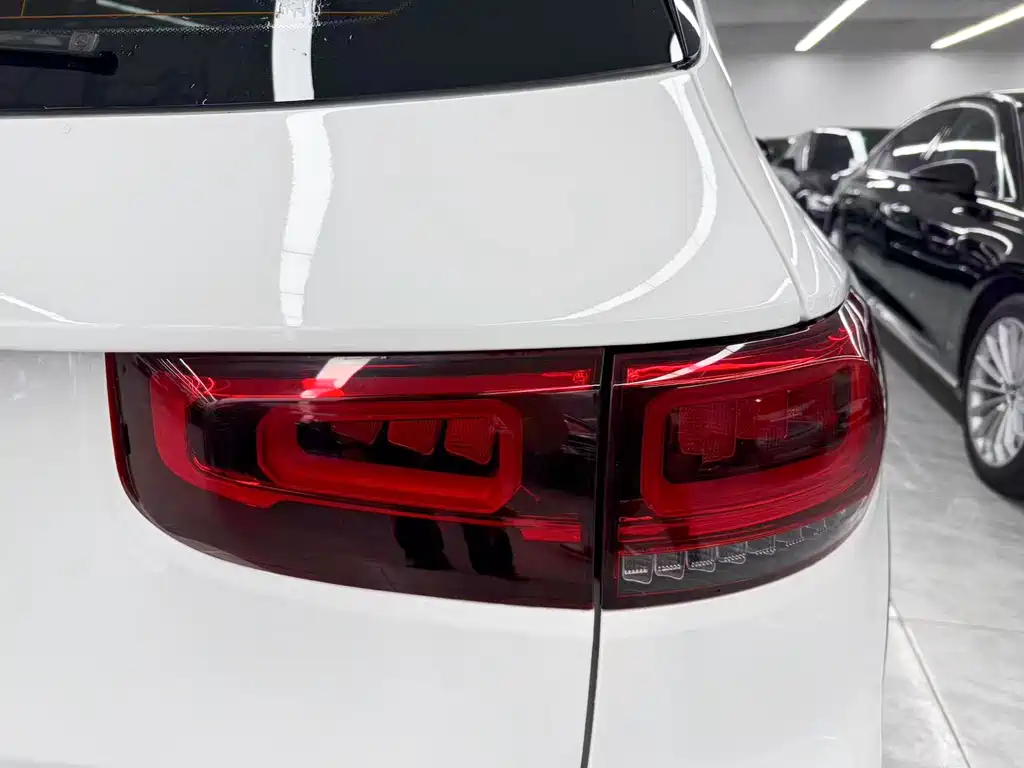 Mercedes-Benz GLB 2023 — фото 20