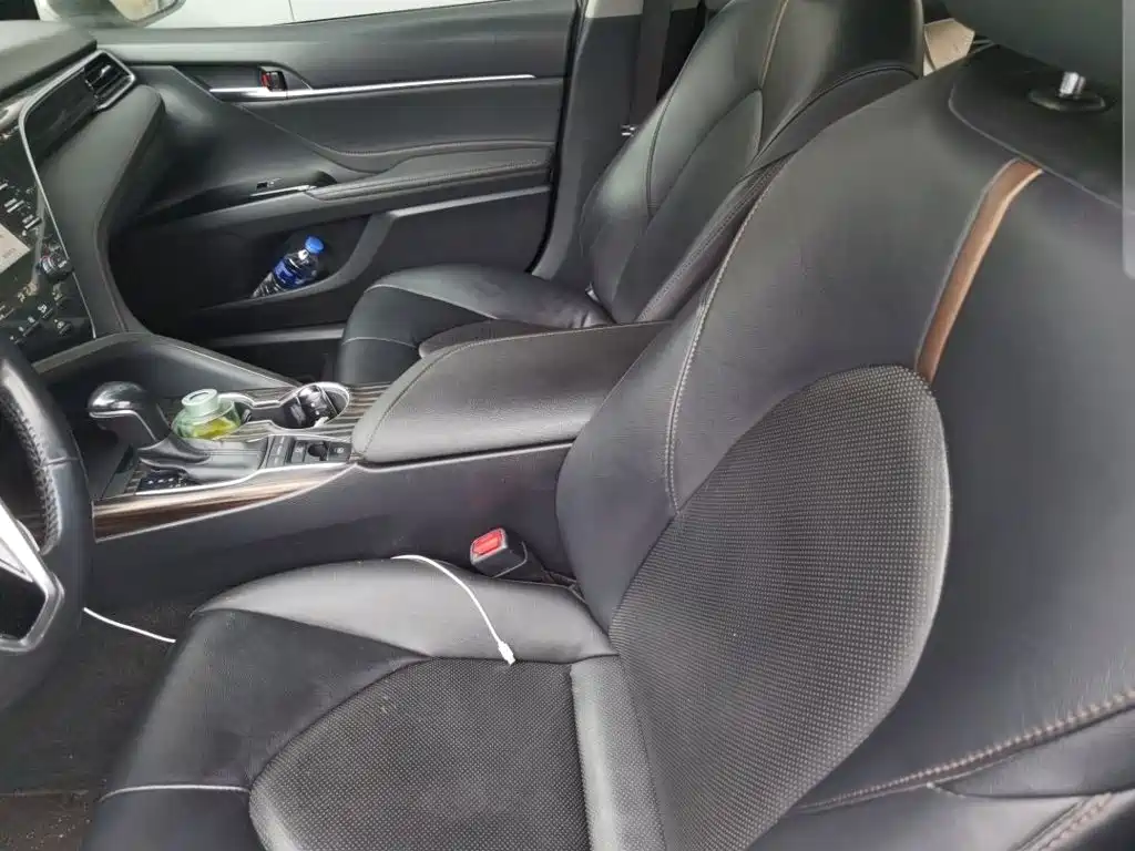 Toyota Camry 2019 — фото 12
