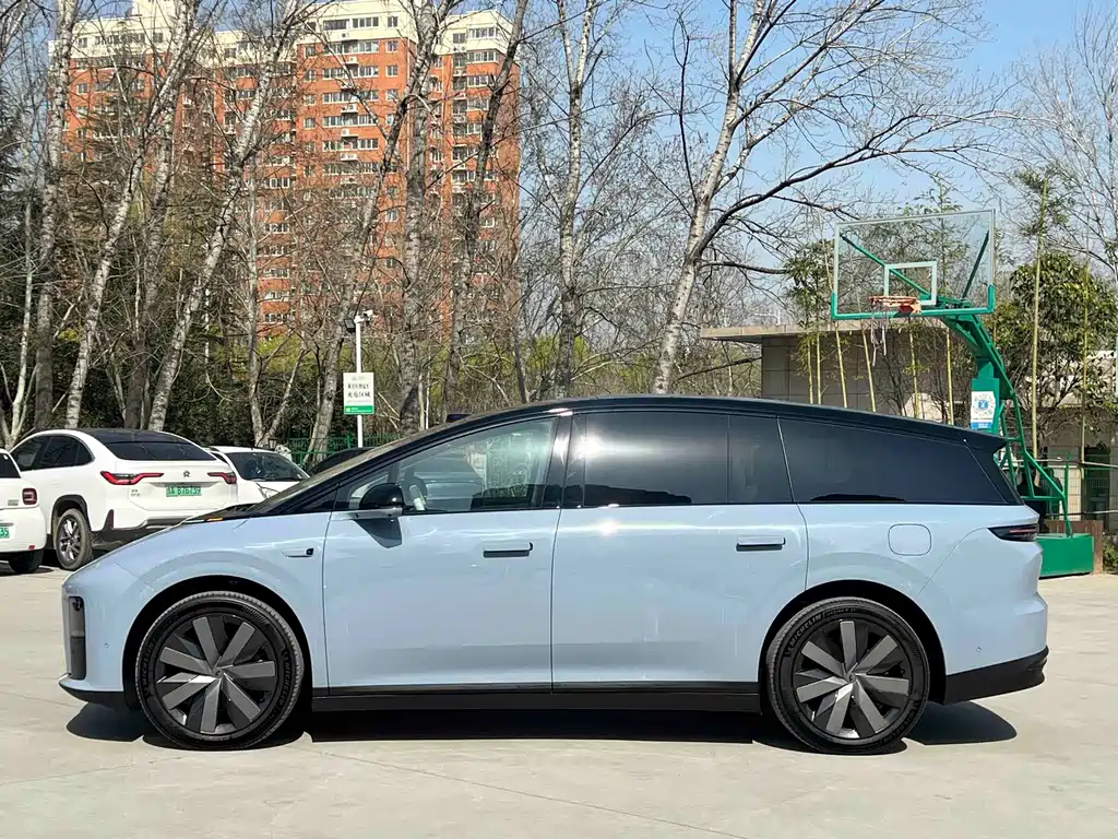 Li Auto i8 2025 — фото 11