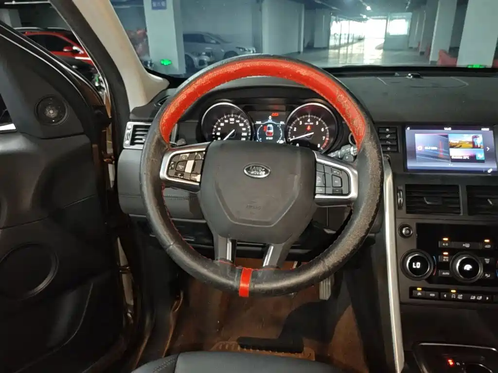 Land Rover Discovery Sport 2017 — фото 11