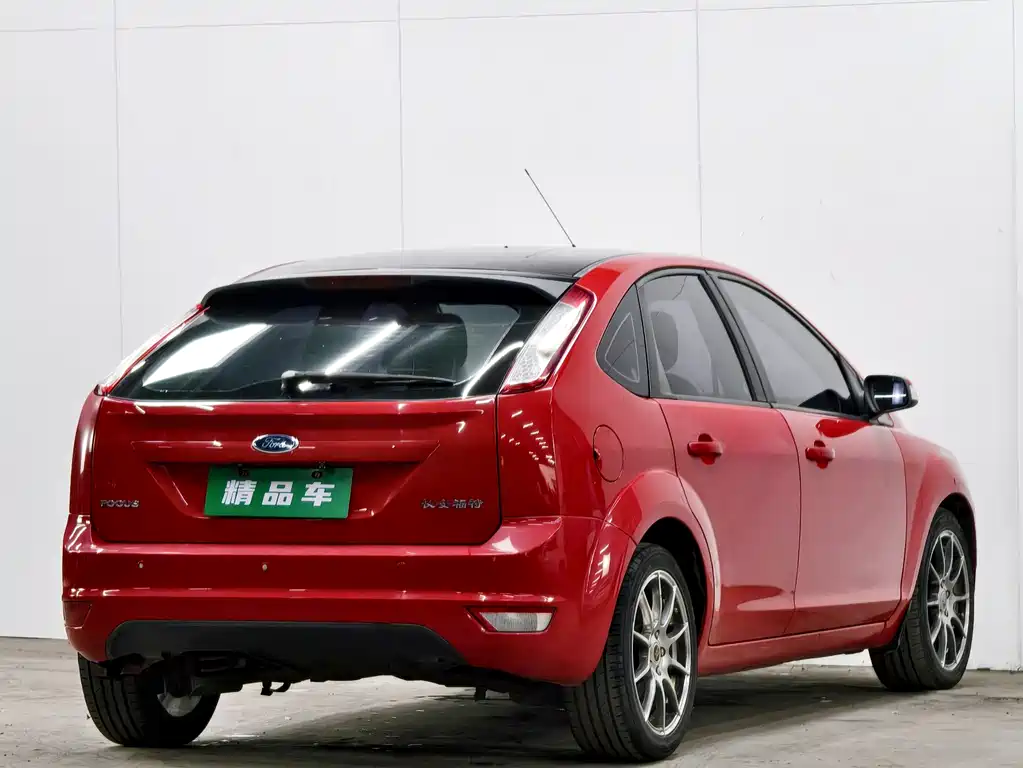Ford Focus 2015 — фото 4