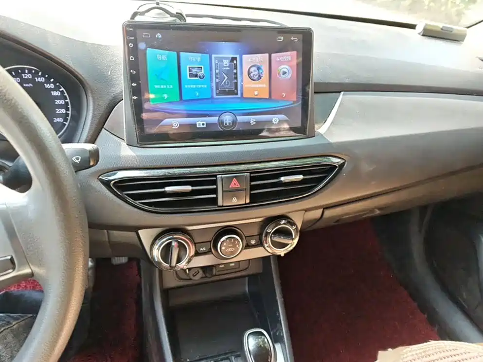 Hyundai Elantra 2019 — фото 15