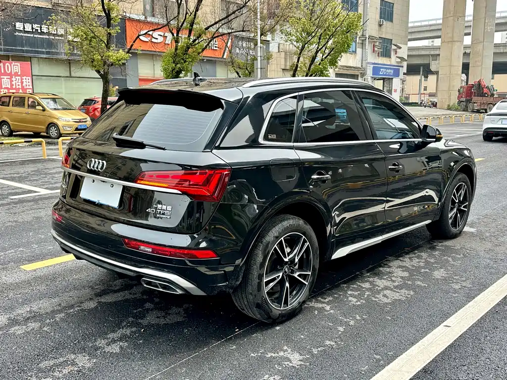 Audi Q5L 2023 — фото 8