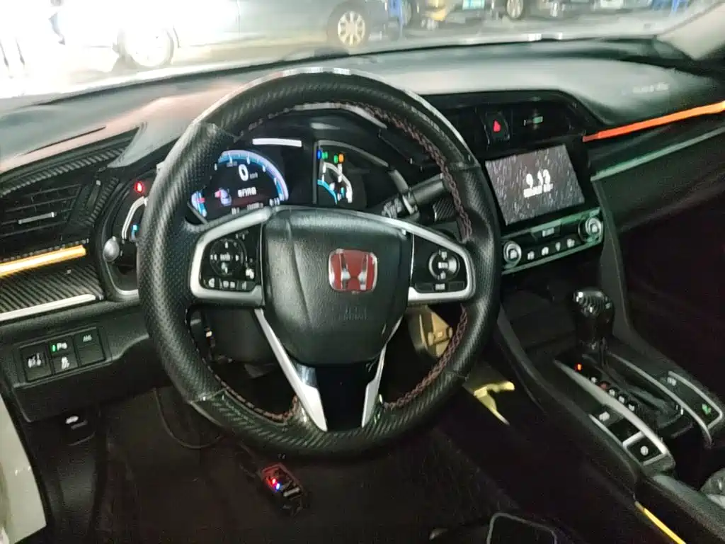 Honda Civic 2019 — фото 11