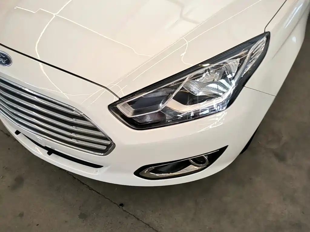 Ford Escort 2018