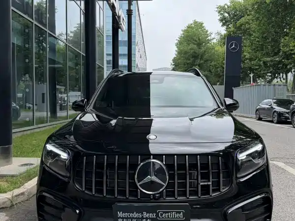 Mercedes-Benz GLB AMG 2025