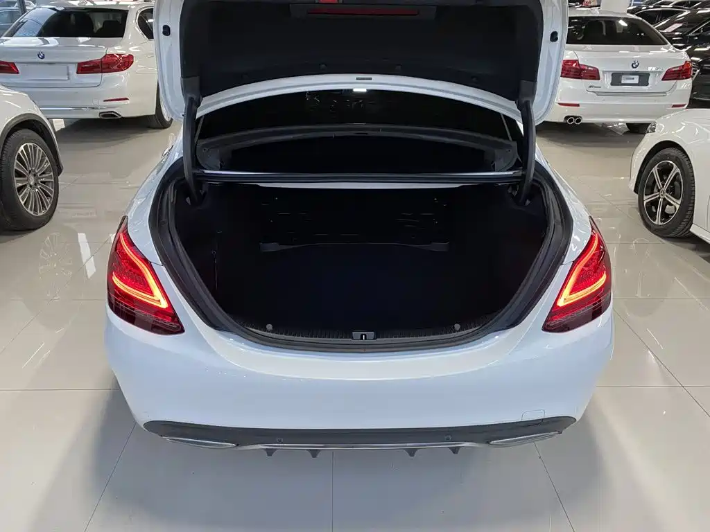 Mercedes-Benz C-Class 2021