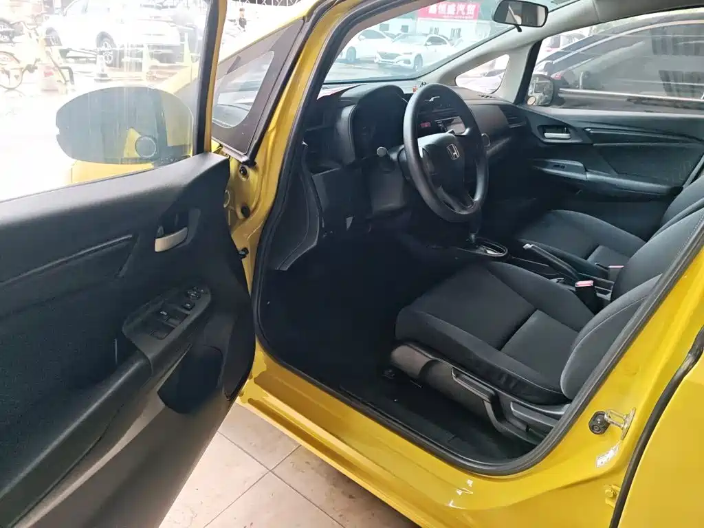 Honda Fit 2017 — фото 16