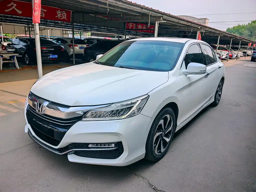 Honda Accord 2016 — фото 1