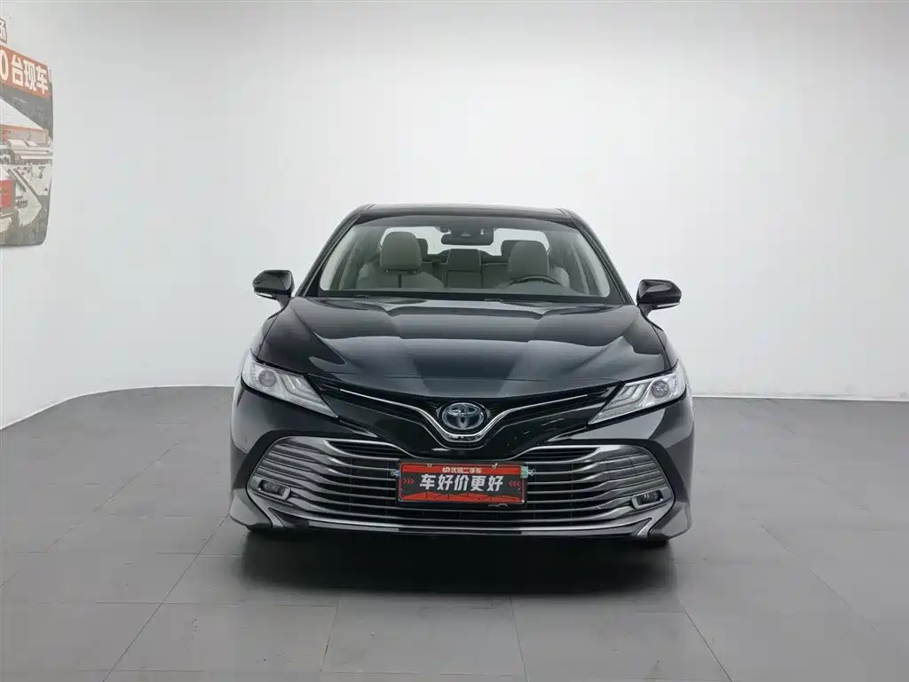 Toyota Camry 2019 — фото 3