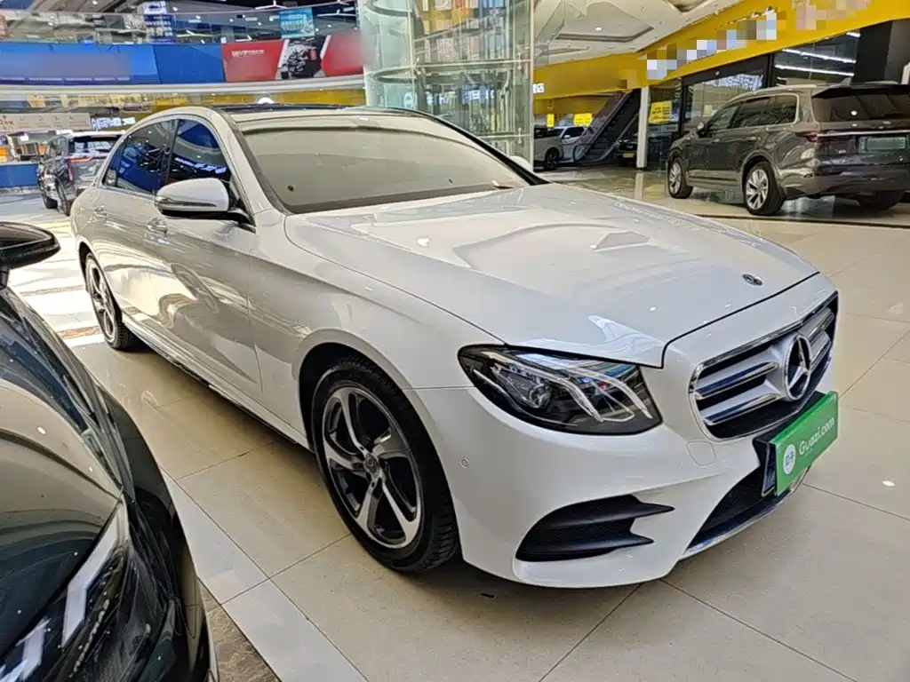 Mercedes-Benz E-Class 2017 — фото 22